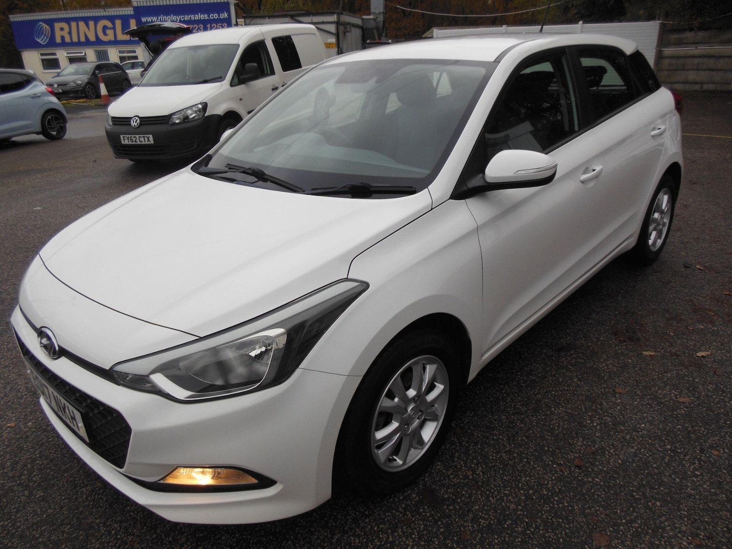 Used Hyundai i20 2017 for sale - 76472115: Photo 3