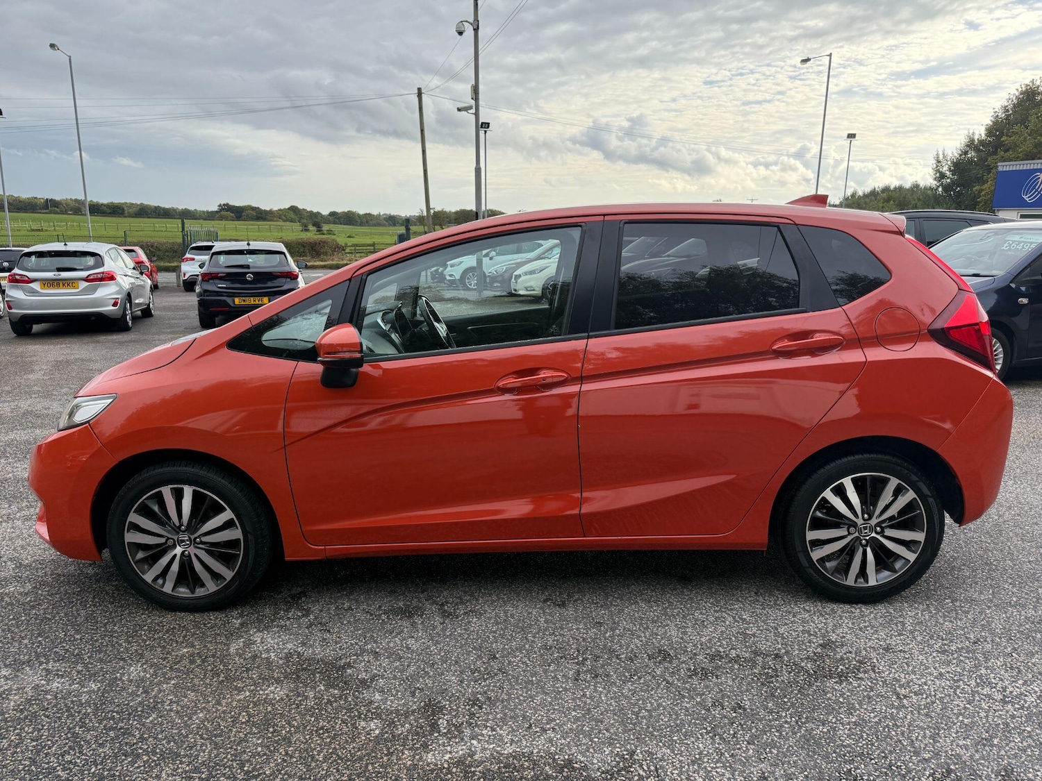Used Honda Jazz 2017 for sale - 76151288: Photo 5