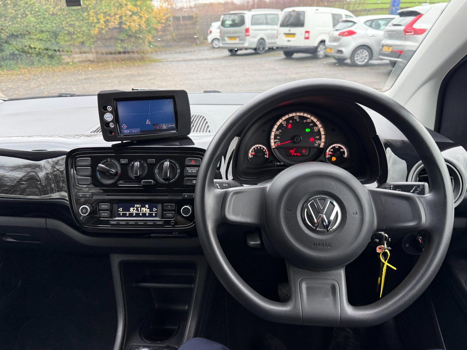 Used Volkswagen up! 2025 for sale - 76898836: Photo 11