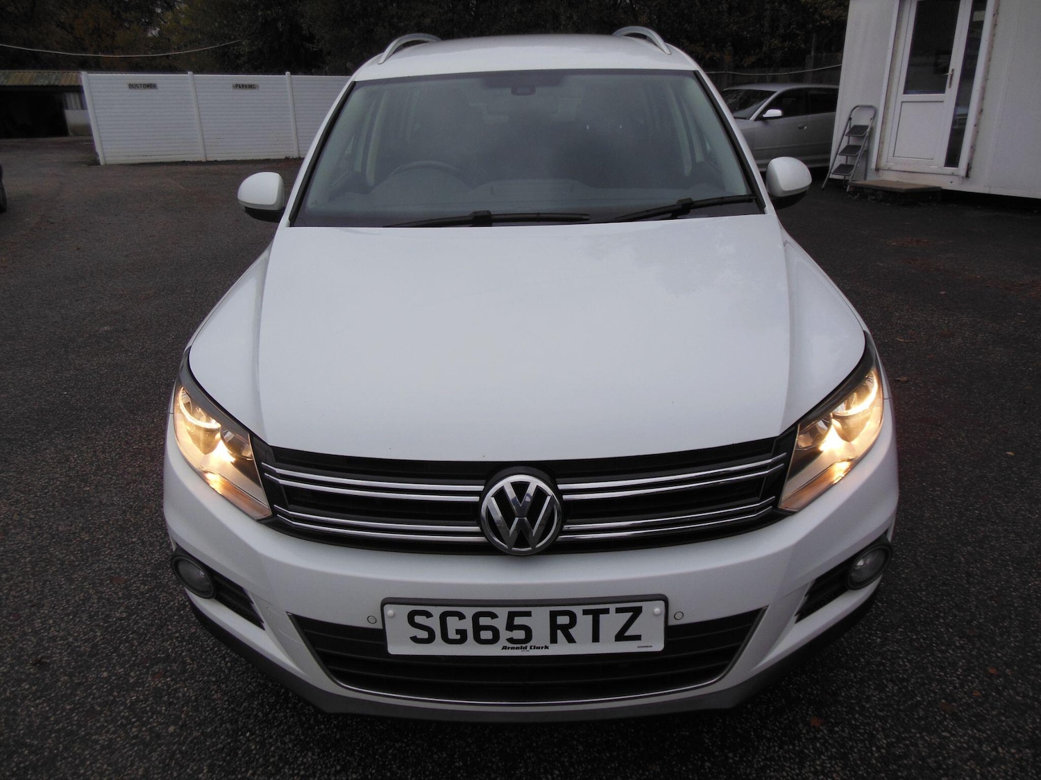 Used Volkswagen Tiguan 2015 for sale - 76473122: Photo 2