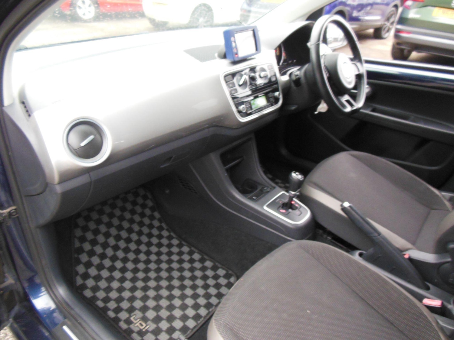 Used Volkswagen up! 2025 for sale - 76512848: Photo 16