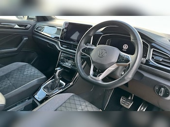 Used Volkswagen T-Roc 2023 for sale - 79516079: Photo