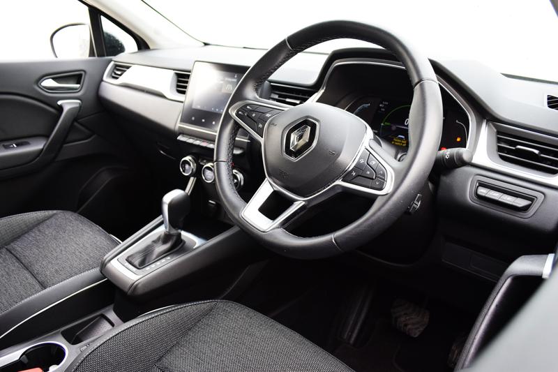 Used Renault Captur 2022 for sale - 76382353: Photo 2