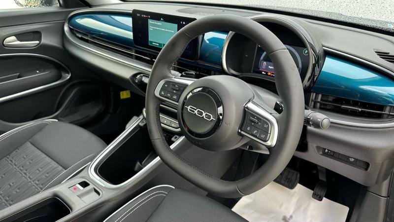 Used Fiat 600 2025 for sale - 76382377: Photo 2