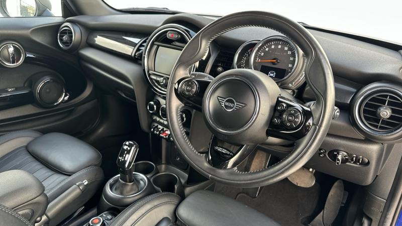 Used MINI Hatch 2019 for sale - 77198837: Photo 2