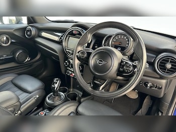 Used MINI Hatch 2019 for sale - 77198837: Photo