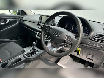 Used Hyundai i30 2023 for sale - 79094347: Photo