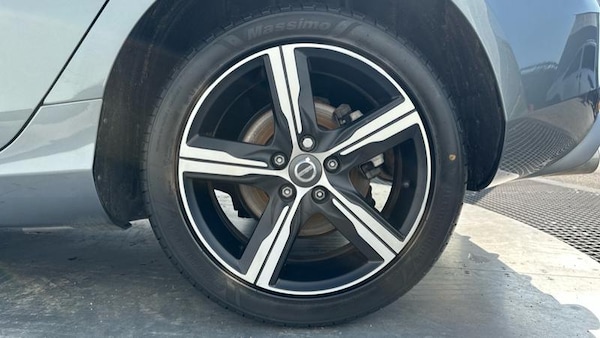 Used Volvo V40 2019 for sale - 75407038: Photo 18