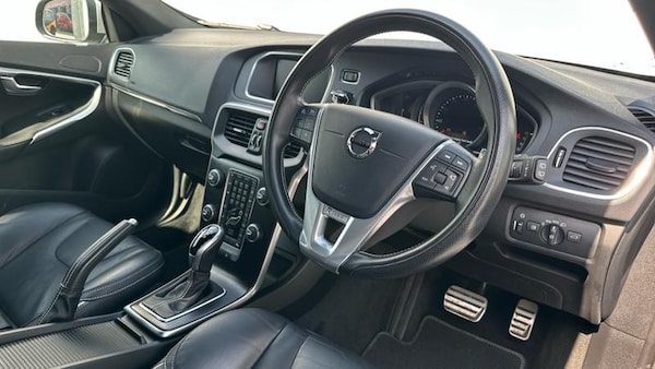 Used Volvo V40 2019 for sale - 75407038: Photo 2