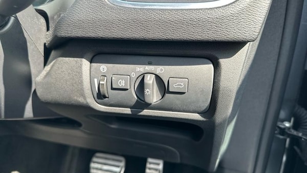 Used Volvo V40 2019 for sale - 75407038: Photo 34