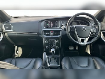 Used Volvo V40 2019 for sale - 75407038: Photo