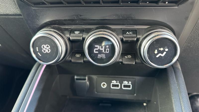 Used Renault Clio 2024 for sale - 76117555: Photo 60