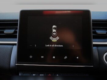 Used Renault Captur 2023 for sale - 78468270: Photo
