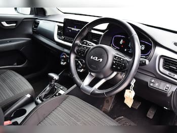 Used Kia Stonic 2025 for sale - 79713459: Photo