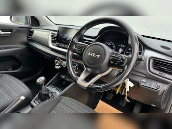 Used Kia Stonic 2022 for sale - 78942277: Photo