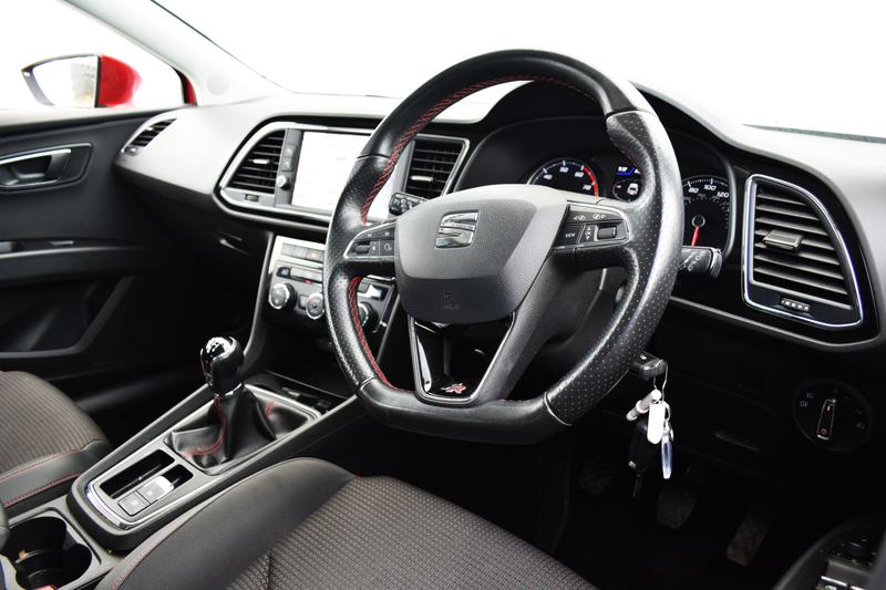 Used SEAT Leon 2019 for sale - 76895510: Photo 2