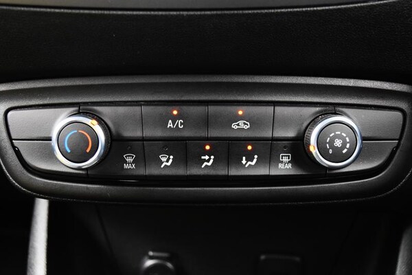 Used Vauxhall Crossland 2022 for sale - 76308870: Photo 8