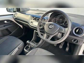 Used Volkswagen up! 2019 for sale - 76104725: Photo 2
