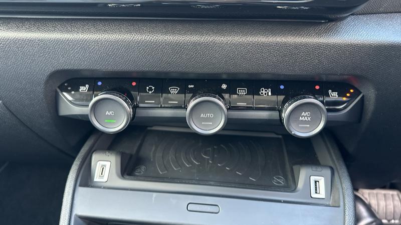 Used Citroen e-C4 2024 for sale - 76631343: Photo 72