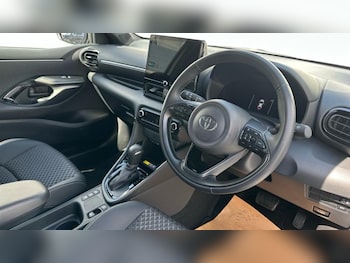 Used Toyota Yaris 2024 for sale - 79436869: Photo