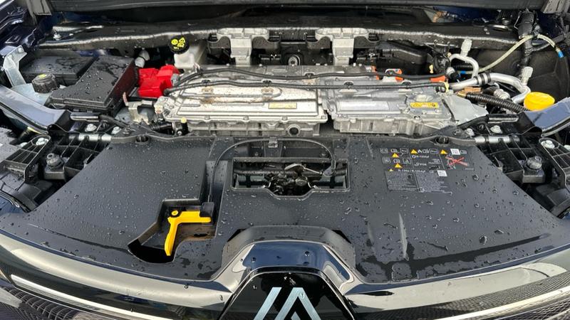 Used Renault Megane E Tech 2024 for sale - 75982638: Photo 16