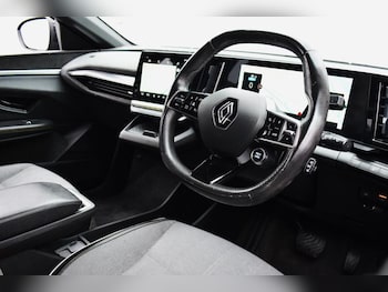 Used Renault Megane E Tech 2024 for sale - 75982638: Photo 2