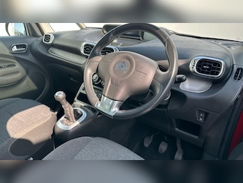 Used Citroen C3 Picasso 2017 for sale - 75446214: Photo