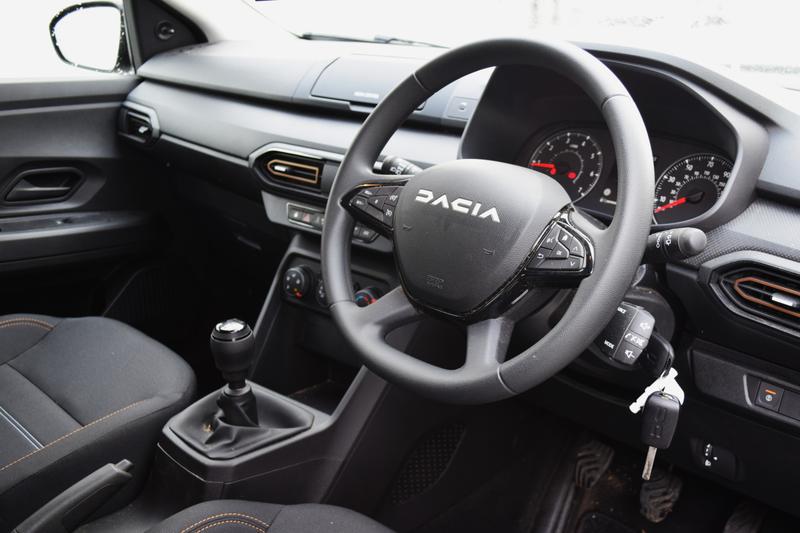 Used Dacia Sandero Stepway 2025 for sale - 78001292: Photo 2