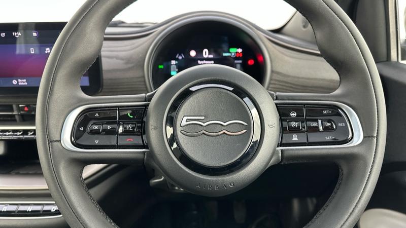 Used Fiat 500e 2025 for sale - 77412930: Photo 65