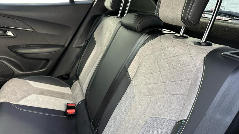 Used Peugeot E-2008 2021 for sale - 76782414: Photo 14