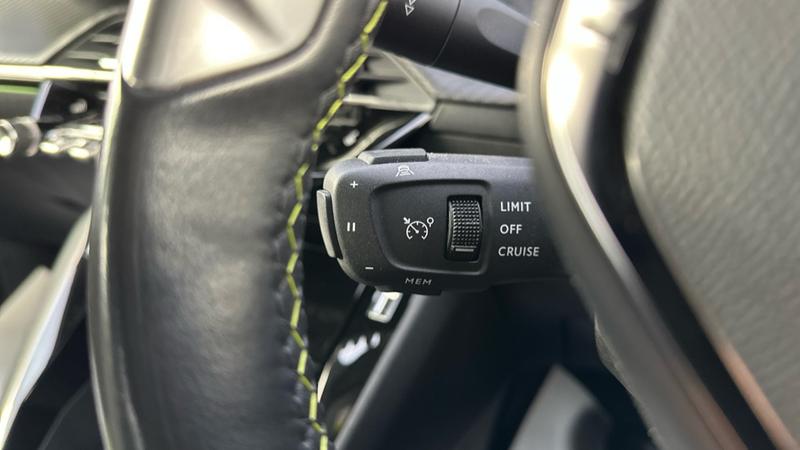 Used Peugeot E-2008 2021 for sale - 76782414: Photo 58