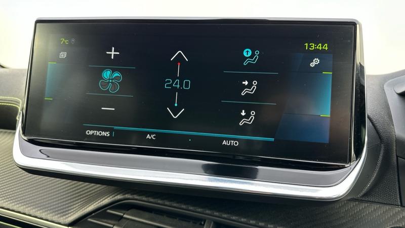 Used Peugeot E-2008 2021 for sale - 76782414: Photo 63