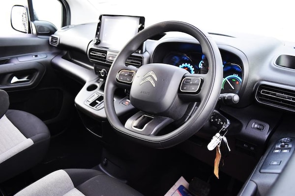 Used Citroen Berlingo 2023 for sale - 76290289: Photo 2
