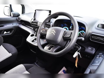 Used Citroen Berlingo 2023 for sale - 76290289: Photo 2