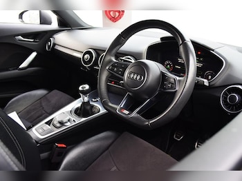 Used Audi TT 2018 for sale - 76089593: Photo 2