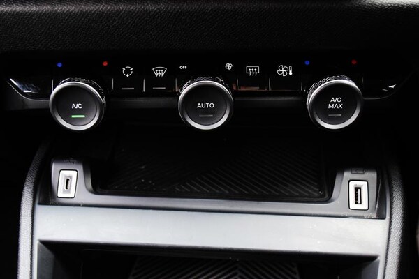 Used Citroen C4 2023 for sale - 76322338: Photo 8