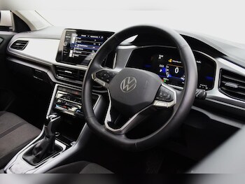 Used Volkswagen T-Roc 2025 for sale - 78262175: Photo