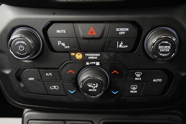 Used Jeep Renegade 2021 for sale - 76222592: Photo 23