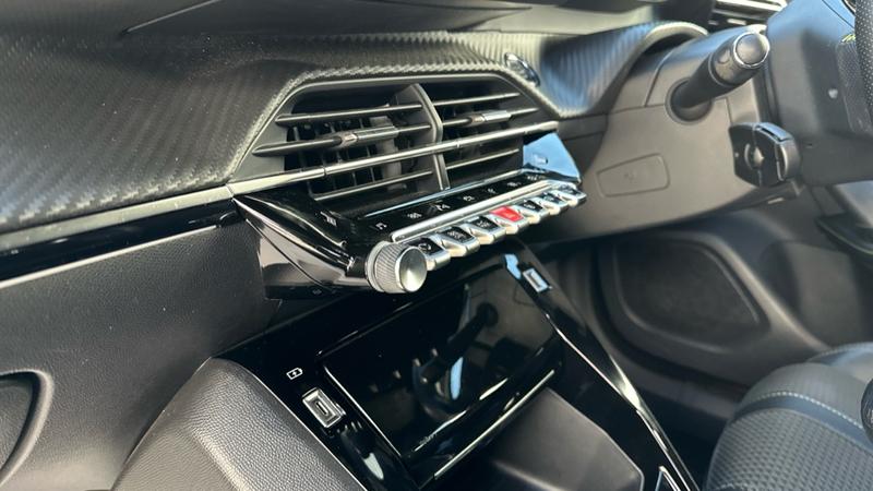 Used Peugeot 2008 2021 for sale - 76603550: Photo 30