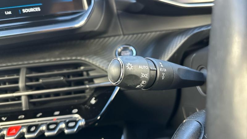 Used Peugeot 2008 2021 for sale - 76603550: Photo 60