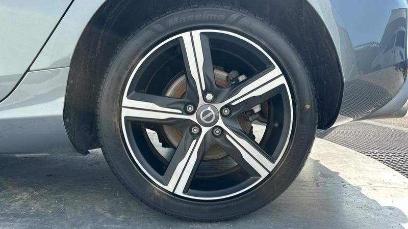 Used Volvo V40 2019 for sale - 76382343: Photo 18