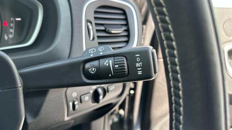 Used Volvo V40 2019 for sale - 76382343: Photo 36