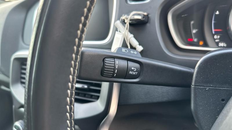 Used Volvo V40 2019 for sale - 76382343: Photo 41