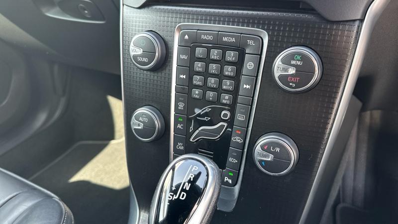 Used Volvo V40 2019 for sale - 76382343: Photo 51