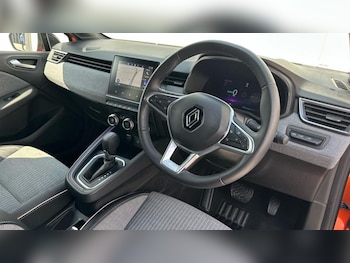 Used Renault Clio 2023 for sale - 75504888: Photo
