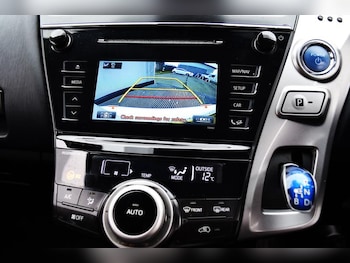 Used Toyota Prius+ 2020 for sale - 76266012: Photo 4