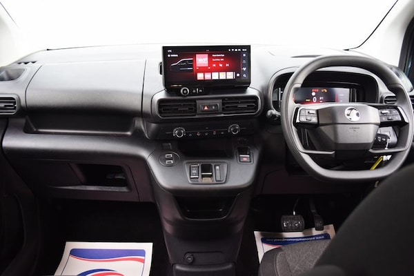 Used Vauxhall Combo Life Electric 2025 for sale - 76222514: Photo 16