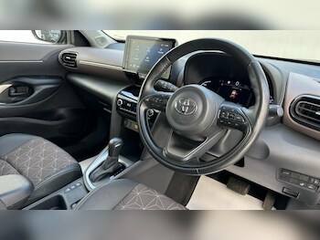 Used Toyota Yaris Cross 2023 for sale - 76461355: Photo