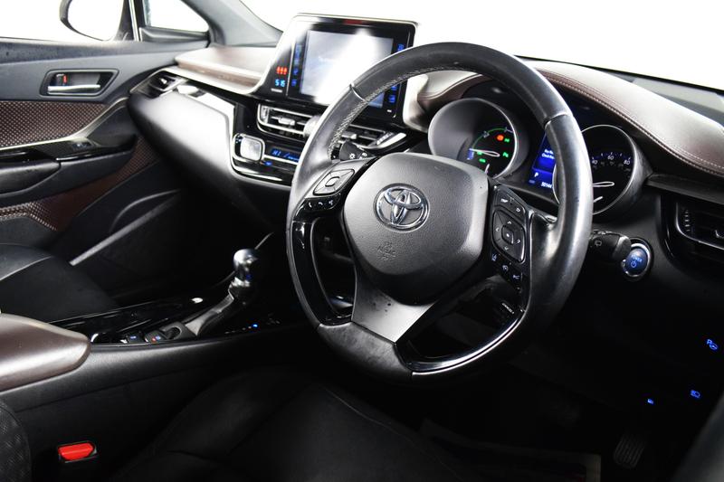 Used Toyota C-HR 2018 for sale - 77493481: Photo 2