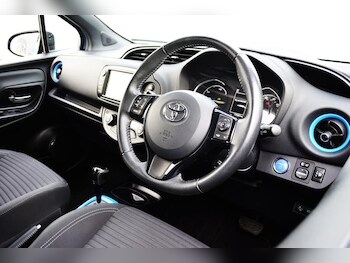 Used Toyota Yaris 2018 for sale - 77476884: Photo